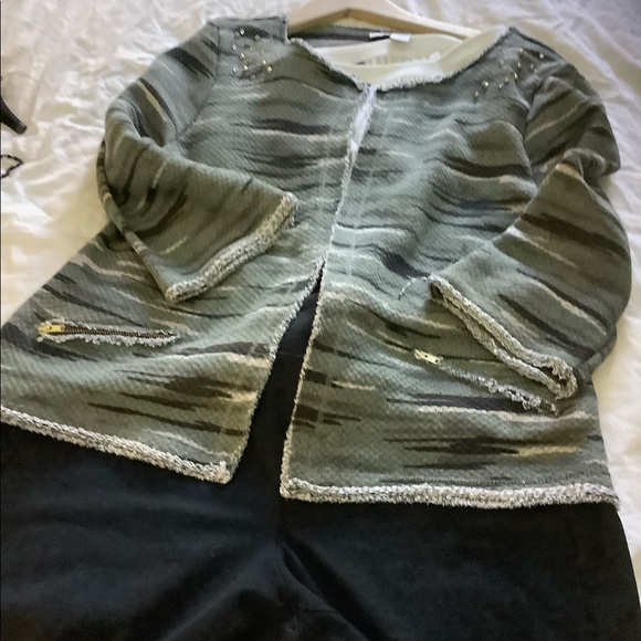 American Rag Tops - Camo sweatshirt jacket light weight XL